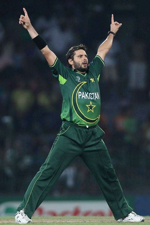 Shahid Afridi — Paper Poster